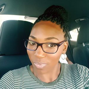 Meet your Posher, Monique